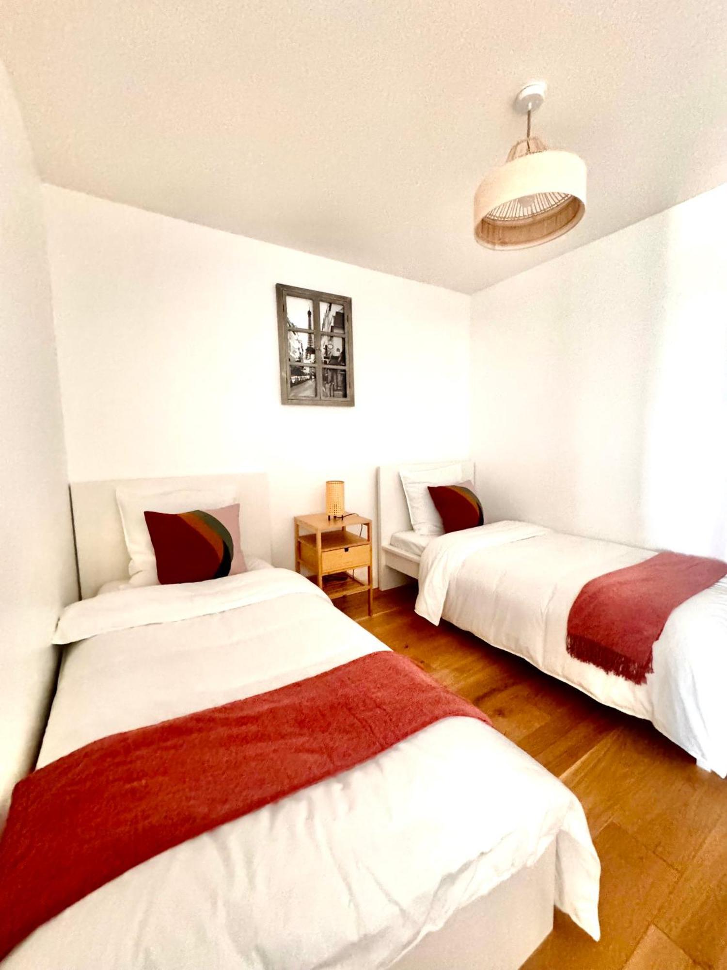 Luxury 2 Rooms Apartment With Balcony Puteaux Bagian luar foto