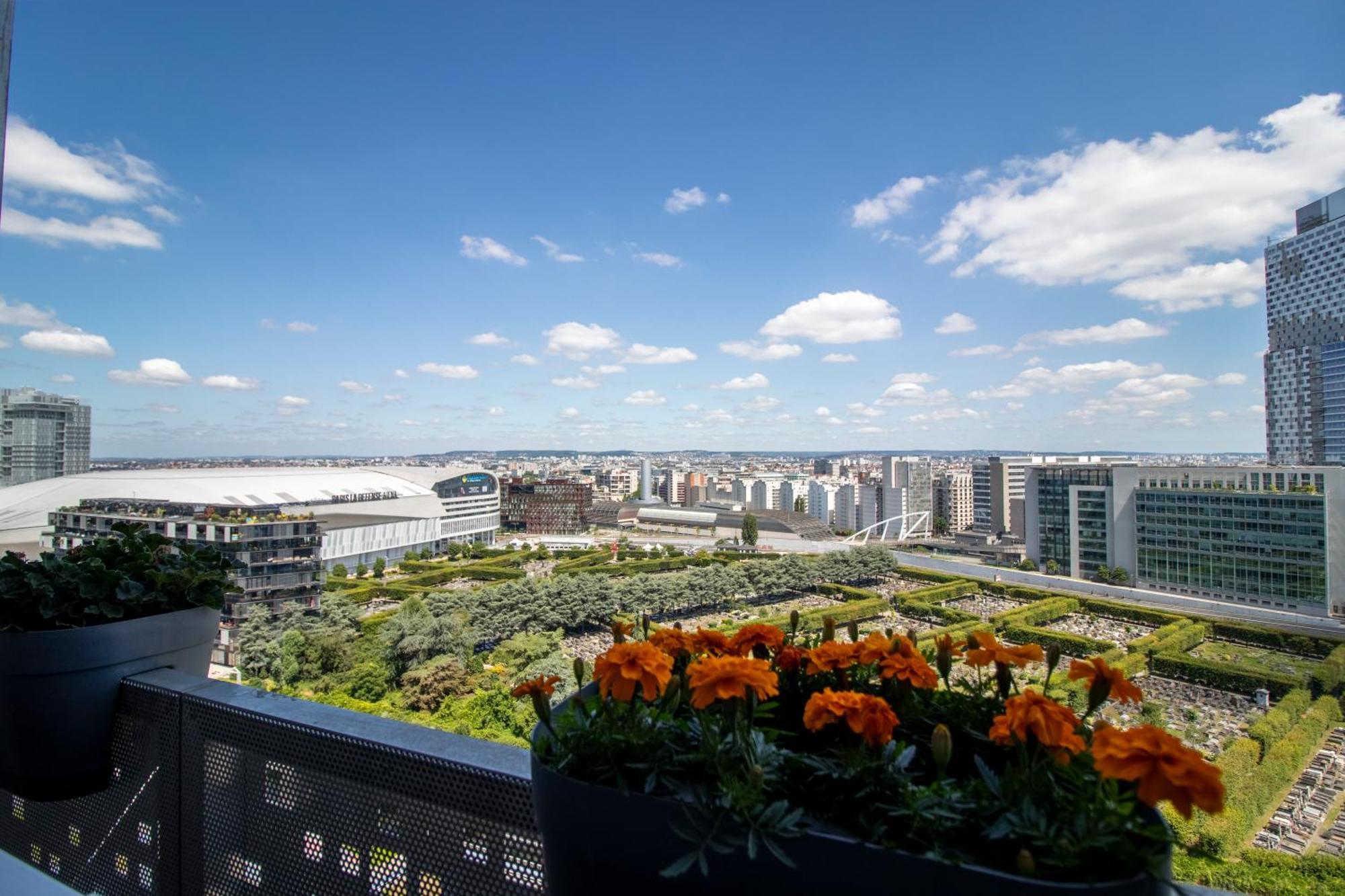 Luxury 2 Rooms Apartment With Balcony Puteaux Bagian luar foto